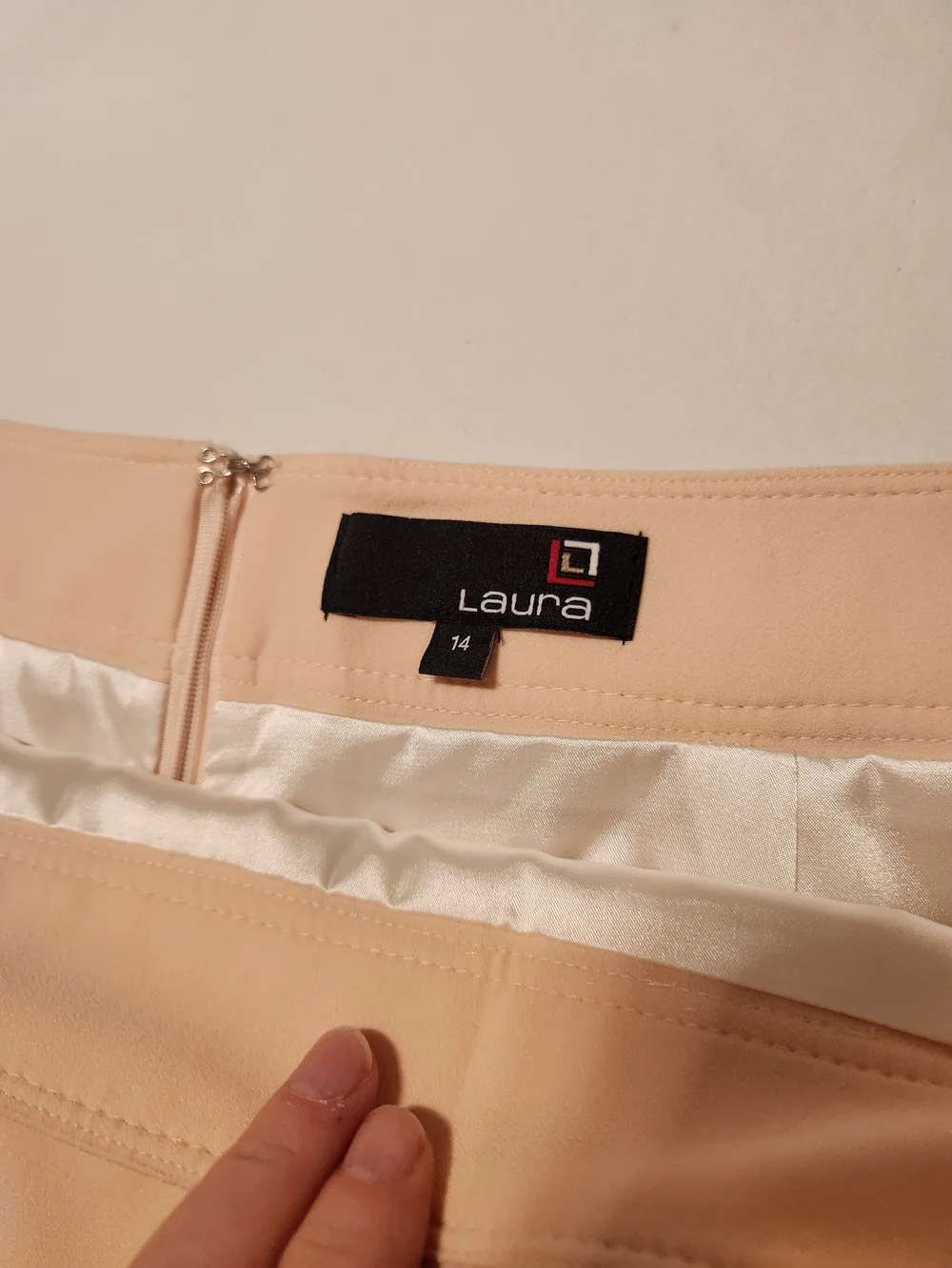 Laura Pale Blush Pink Lined Pencil Skirt Size 14 Back Slit